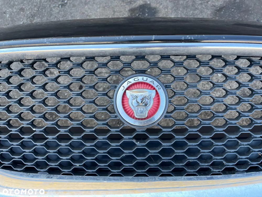 Zderzak przod przedni PEc bony black jaguar xe x760 kompletny - 2