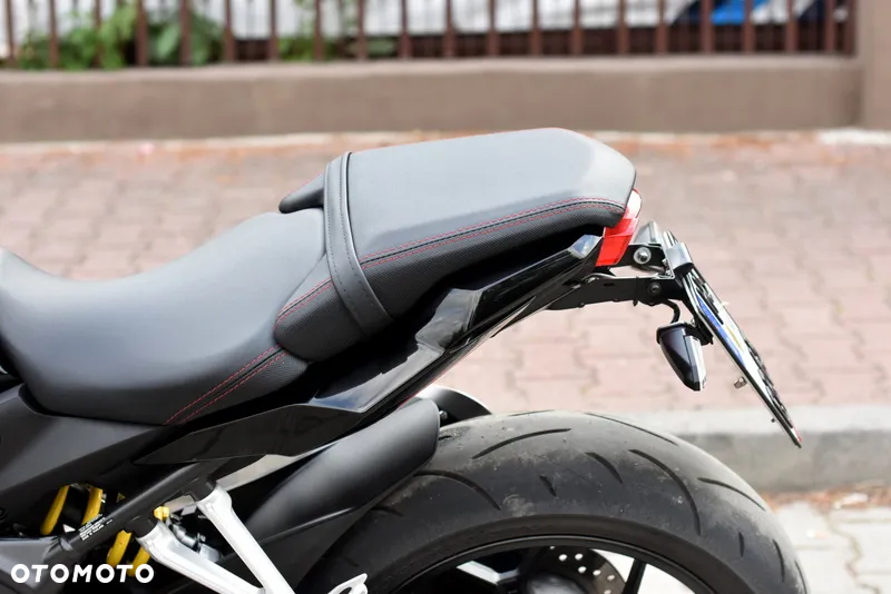 Honda CBR - 27