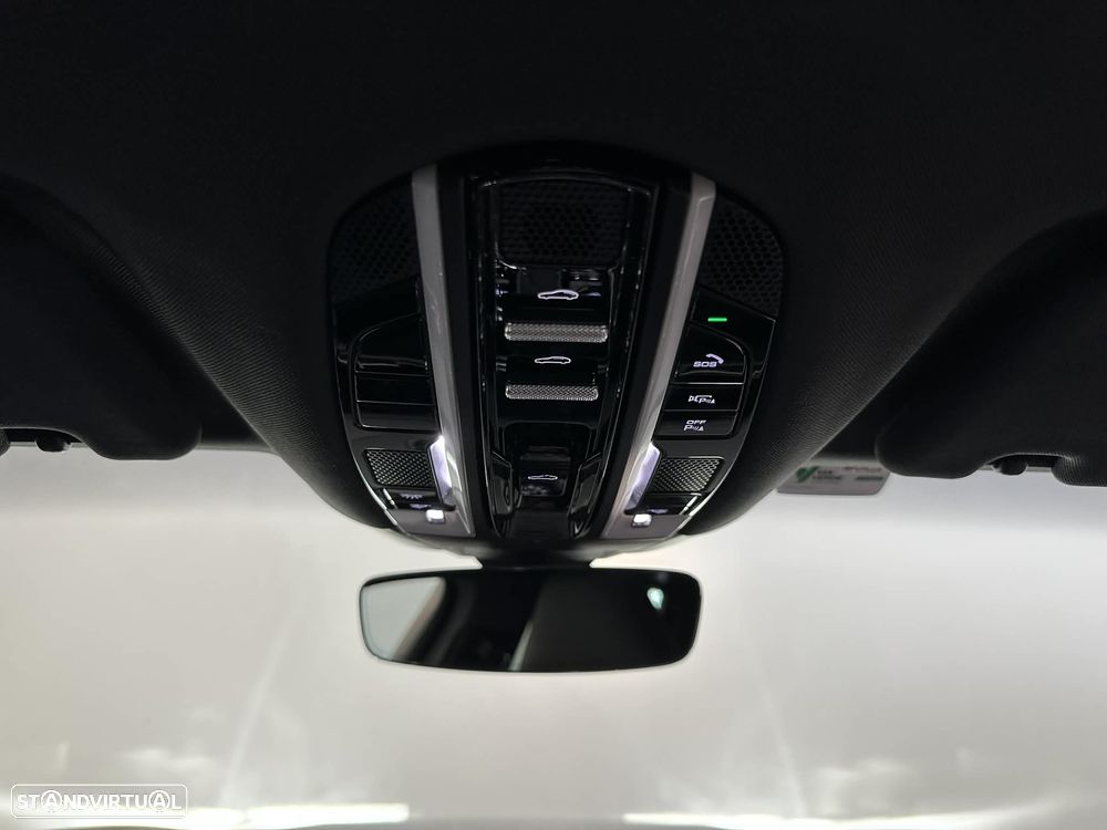 Porsche Panamera Sport Turismo 4 E-Hybrid - 31