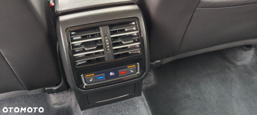 Volkswagen Passat 2.0 TDI SCR DSG Highline - 17