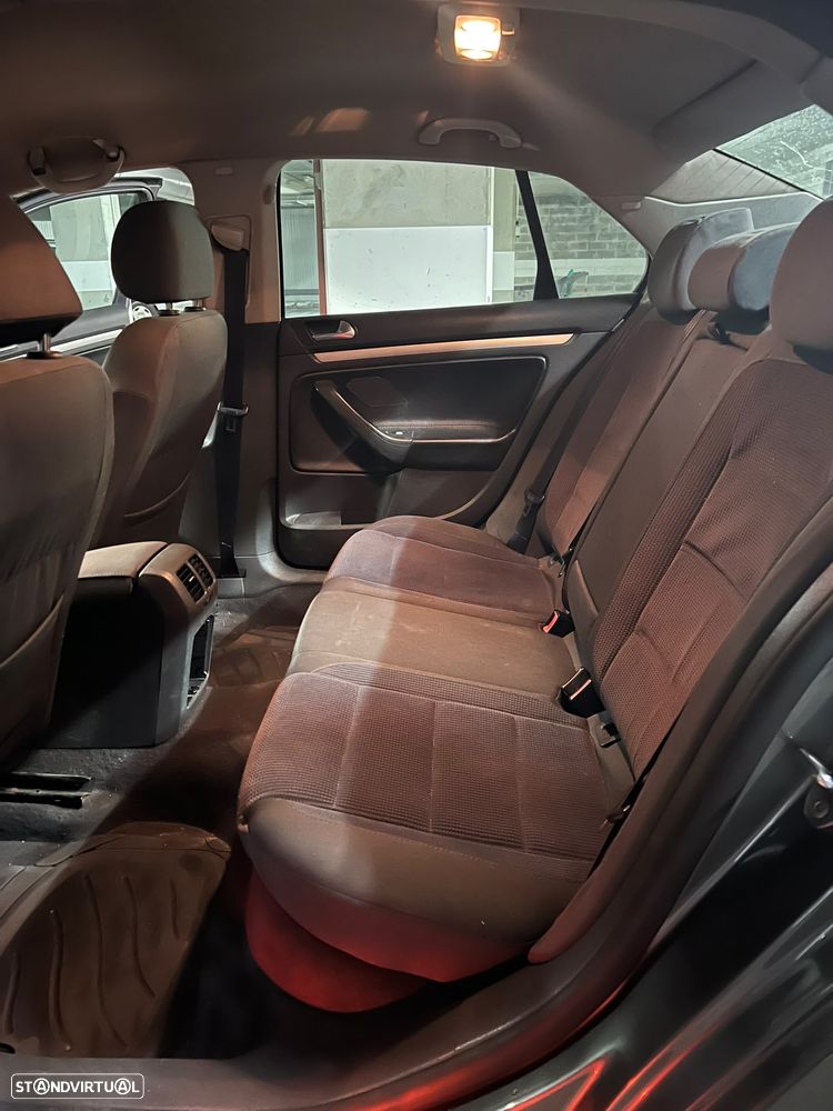 VW Jetta 1.9 TDi Confortline - 3