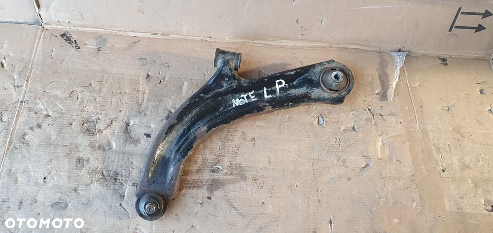 Wahacz lewy przód przedni Nissan Note E11 - 2