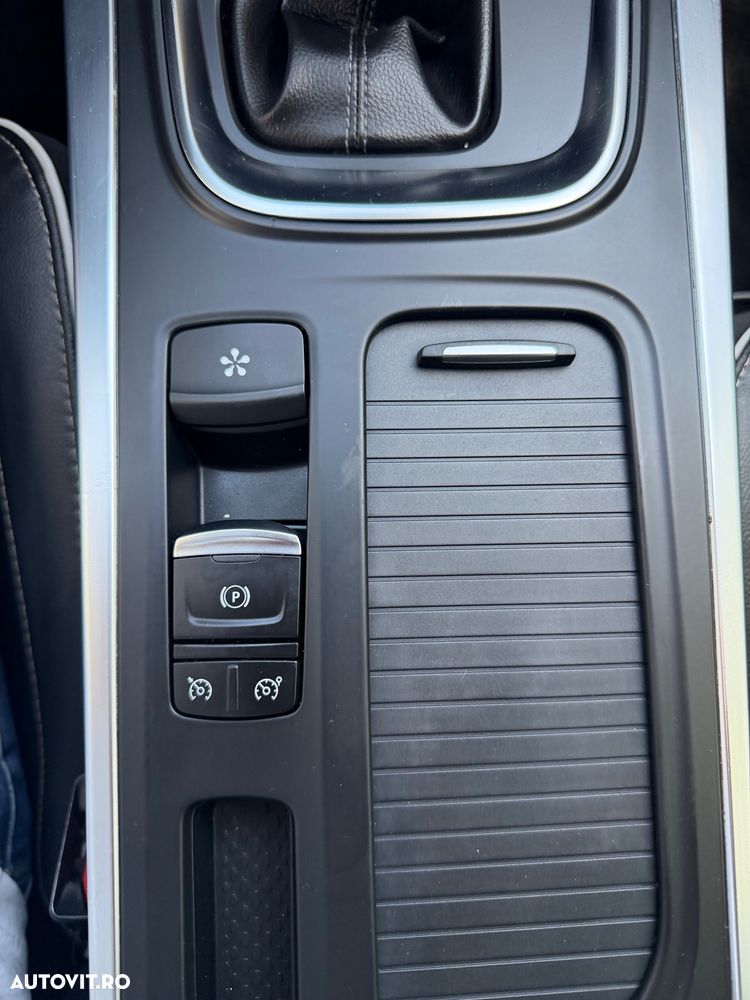 Renault Megane ENERGY dCi 110 EDC BOSE EDITION - 10