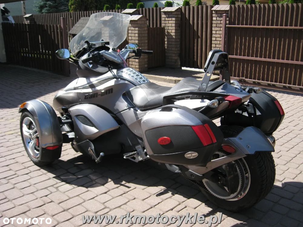 Can-Am Spyder - 25