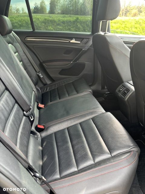 Volkswagen Golf - 15