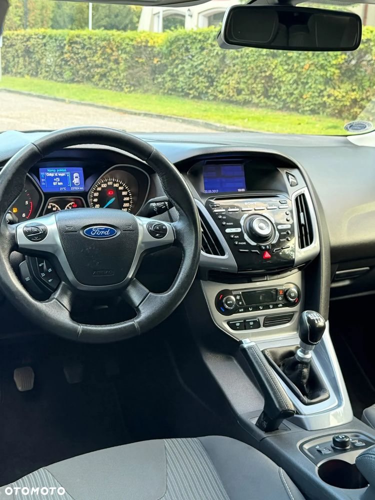 Ford Focus - 23