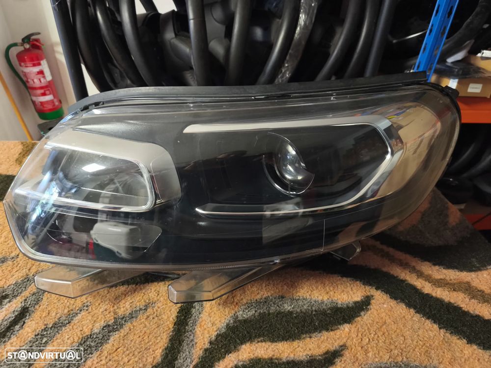 Farol esquerdo bi-xenon citroen Jumpy