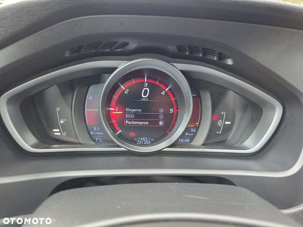 Volvo V40 D2 Momentum - 17