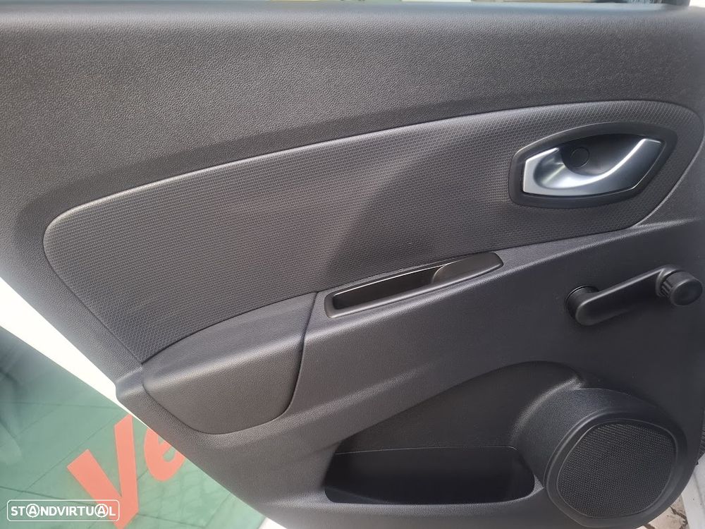 Renault Clio Sport Tourer 0.9 TCe Limited - 37