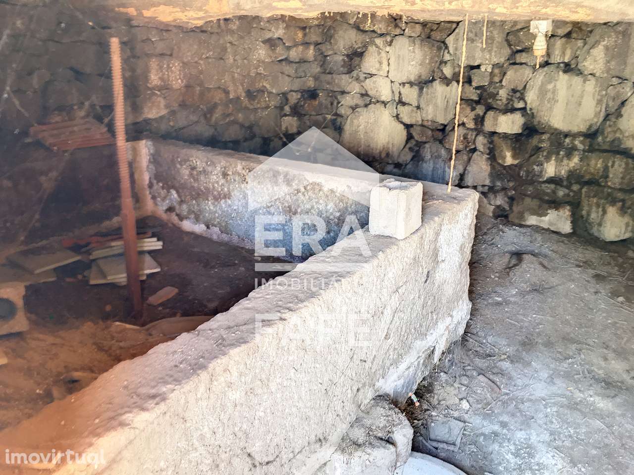 Moradia para restauro em Revelhe - Grande imagem: 5/11