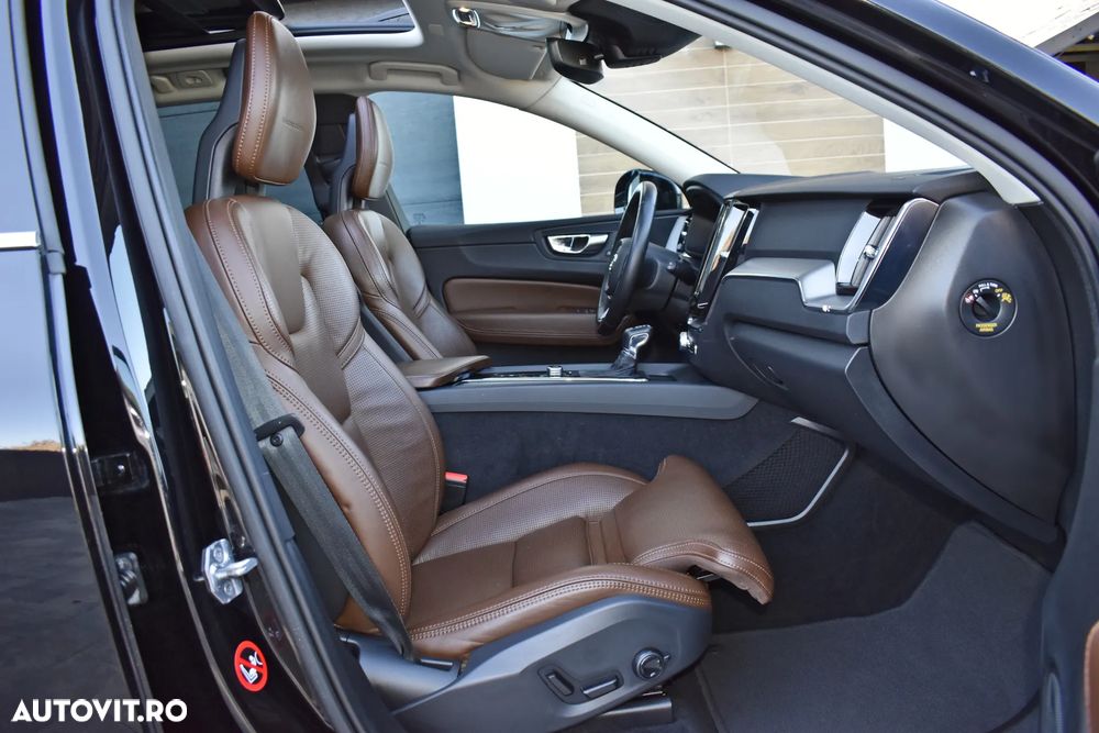 Volvo XC 60 D5 AWD Geartronic Inscription - 33