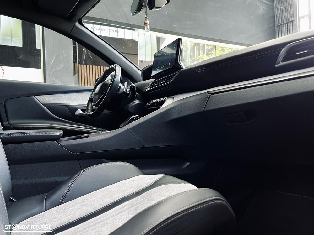Peugeot 3008 1.6 Hybrid Allure e-EAT8 - 16