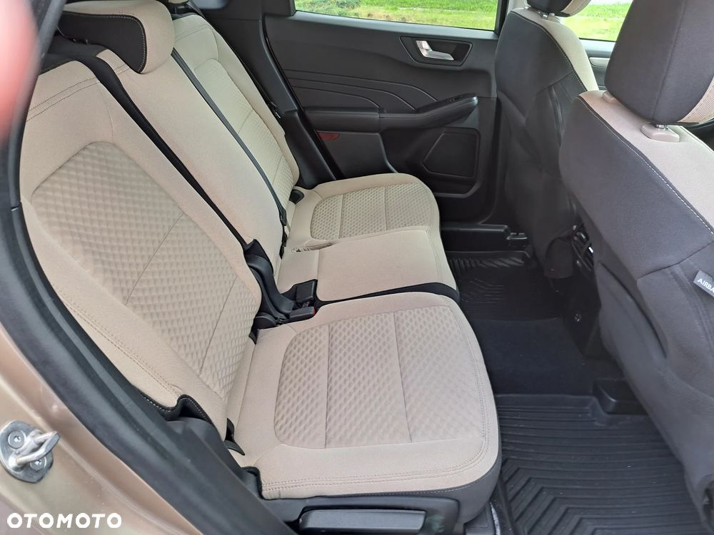 Ford Kuga - 19