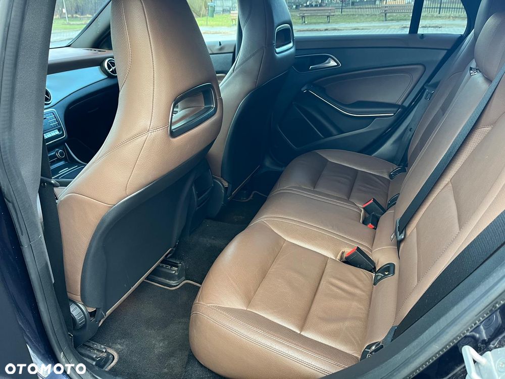Mercedes-Benz CLA 200 d 7G-DCT AMG Line - 13