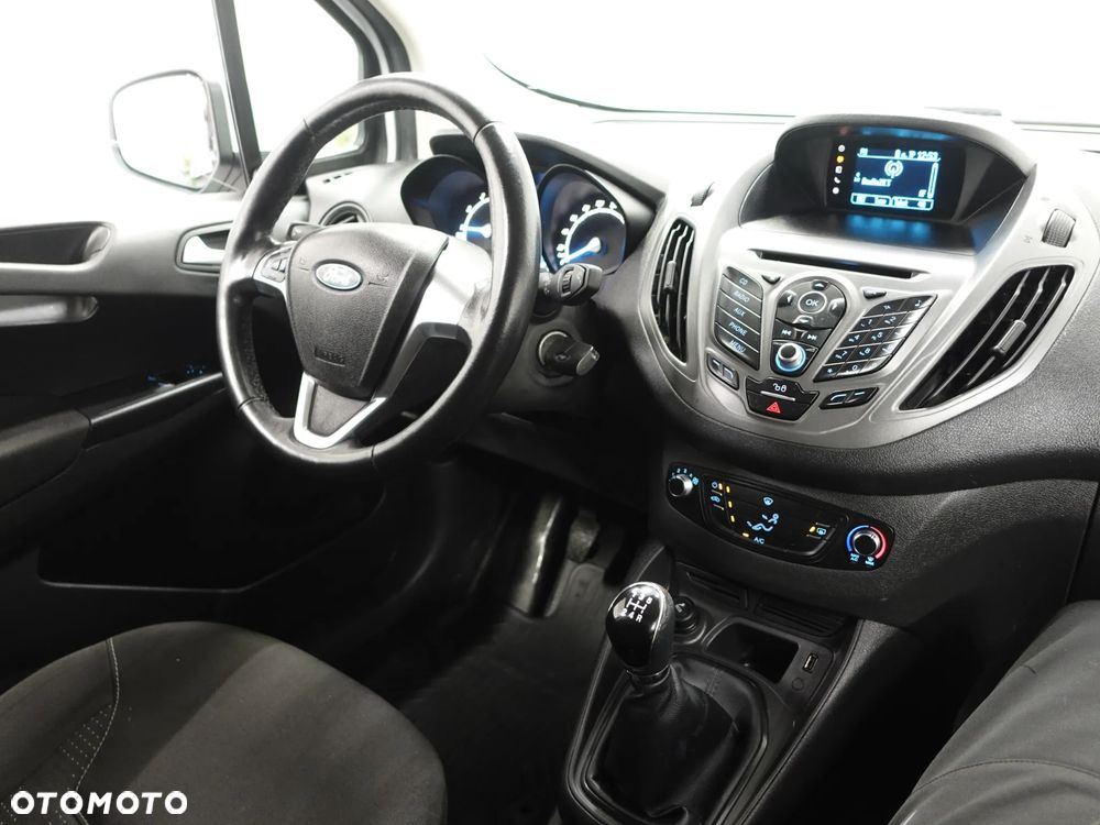 Ford Transit COURIER - 27