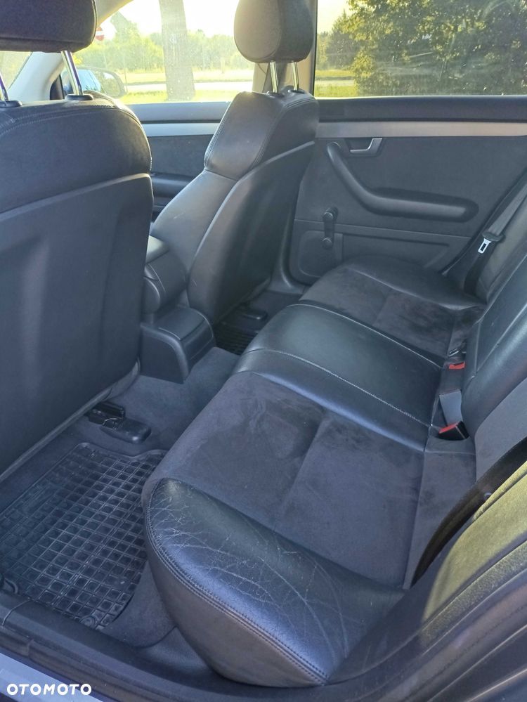 Audi A4 Limousine - 5