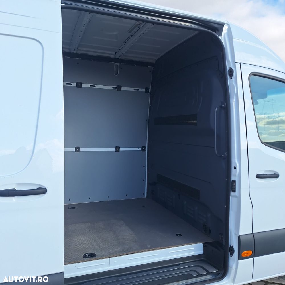 Mercedes-Benz SPRINTER - 4