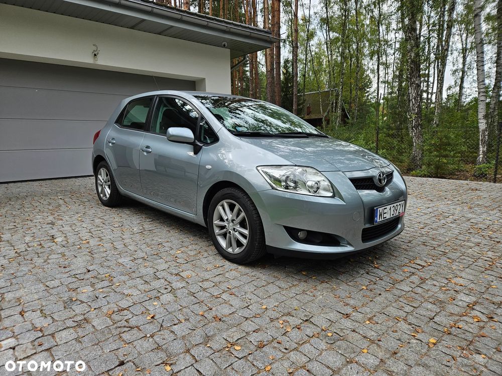 Toyota Auris 1.6 VVT-i Sol - 2