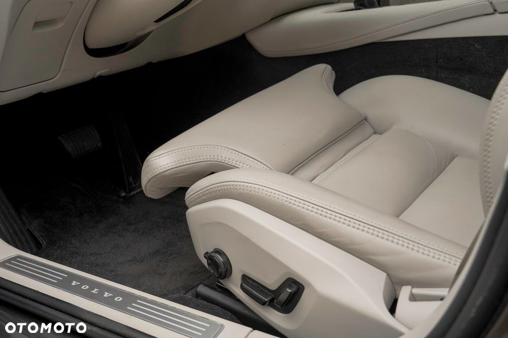 Volvo S90 D4 Inscription - 25