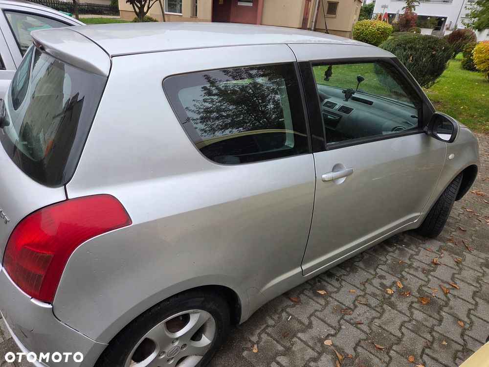 Suzuki Swift 1.3 Classic - 1