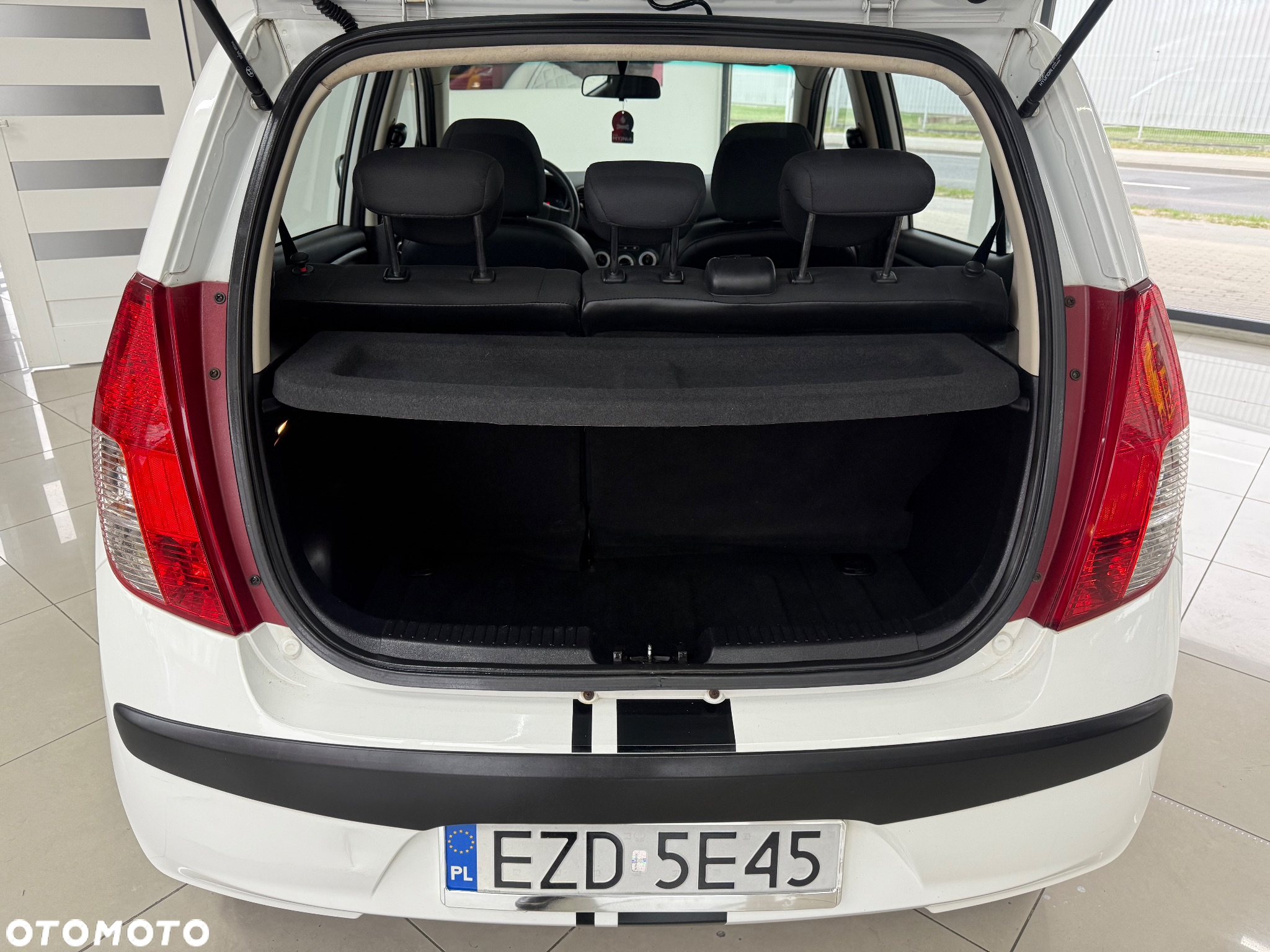 Hyundai i10 1.1 Premium - 40