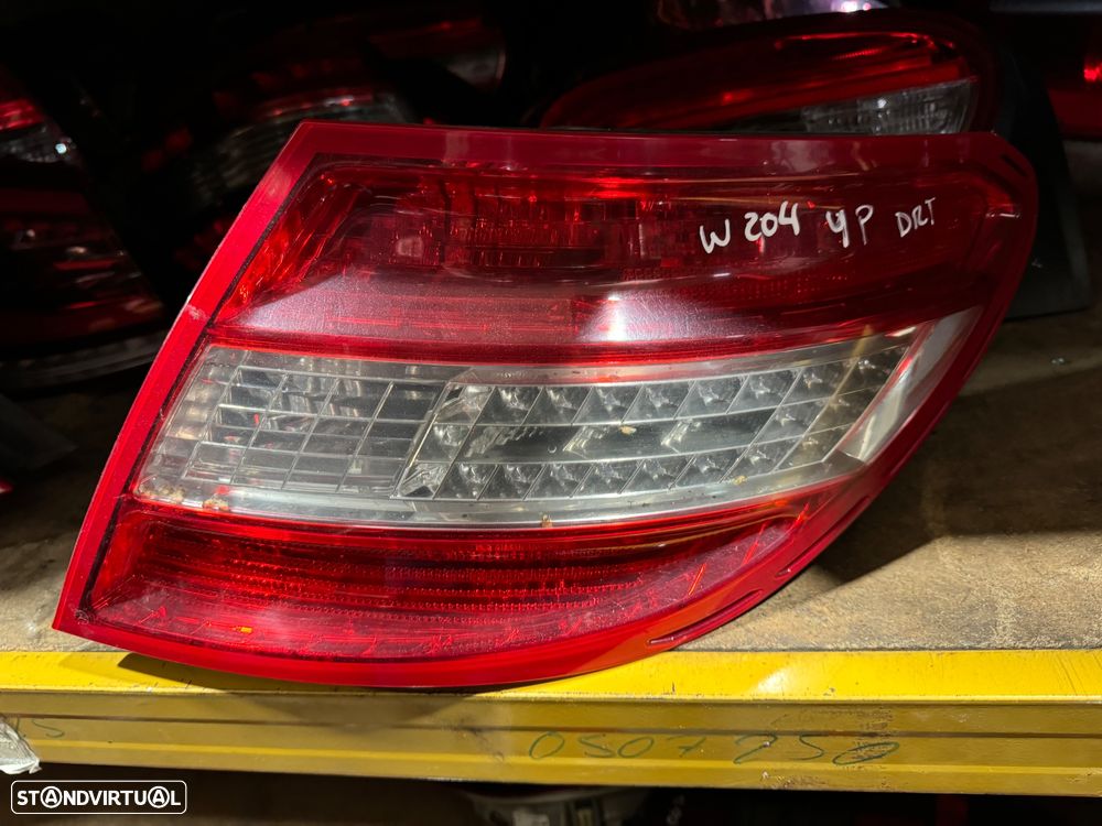 Farolim traseiro Mercedes W204 carro 4 portas - 1