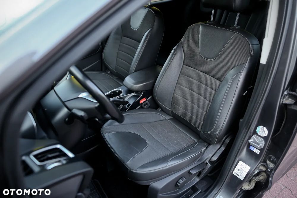 Ford Kuga 2.0 TDCi 4x4 Titanium - 20