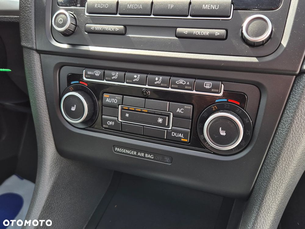 Volkswagen Golf 2.0 TDI DPF Highline - 26