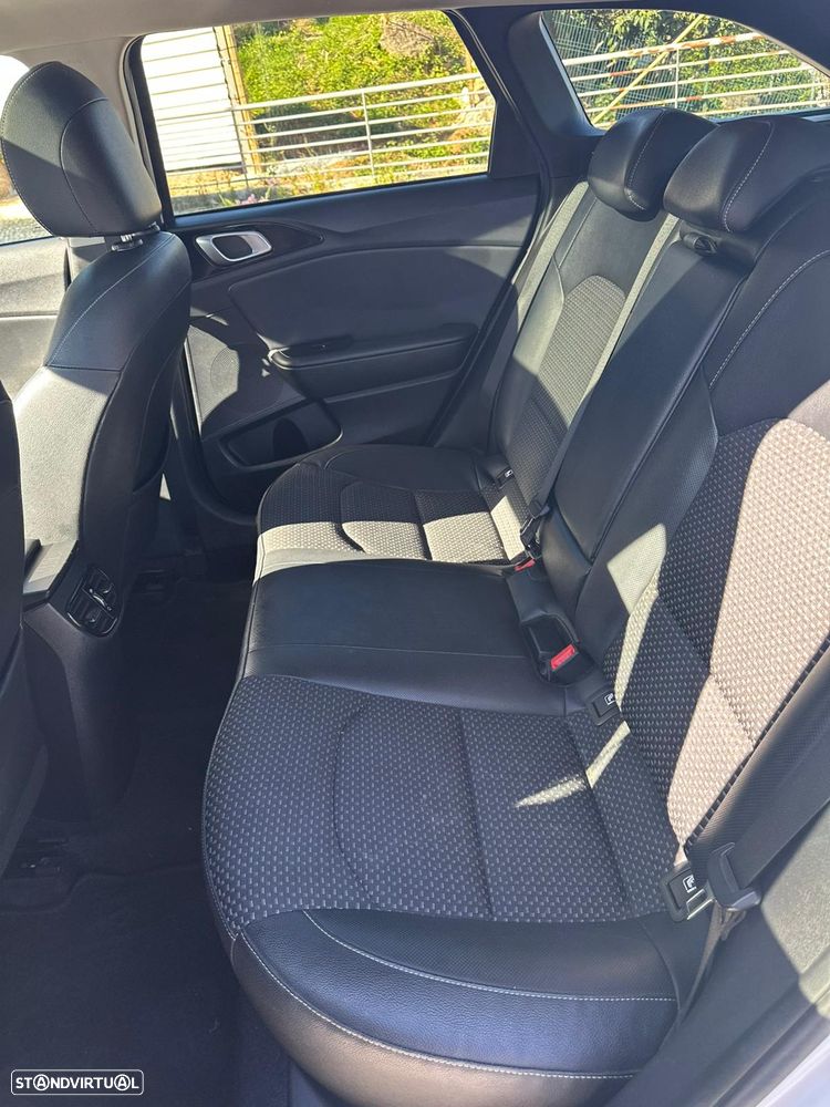 Kia Ceed SW 1.6 CRDi MHEV Drive - 14