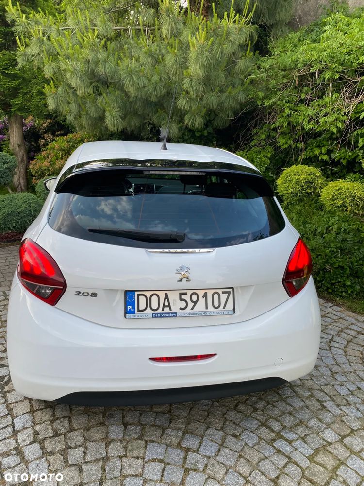 Peugeot 208 - 5