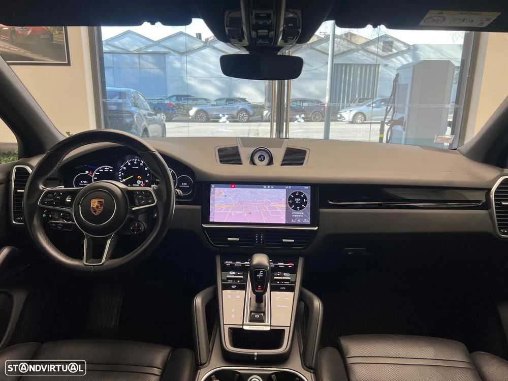 Porsche Cayenne - 23