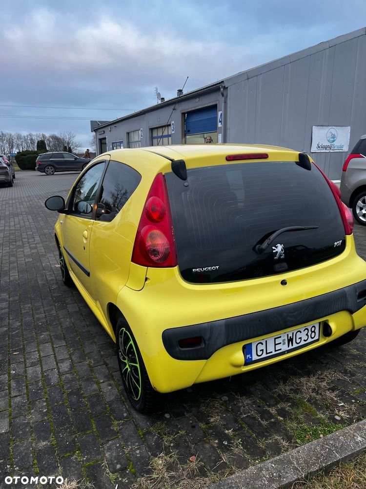 Peugeot 107 1.0 Happy - 12