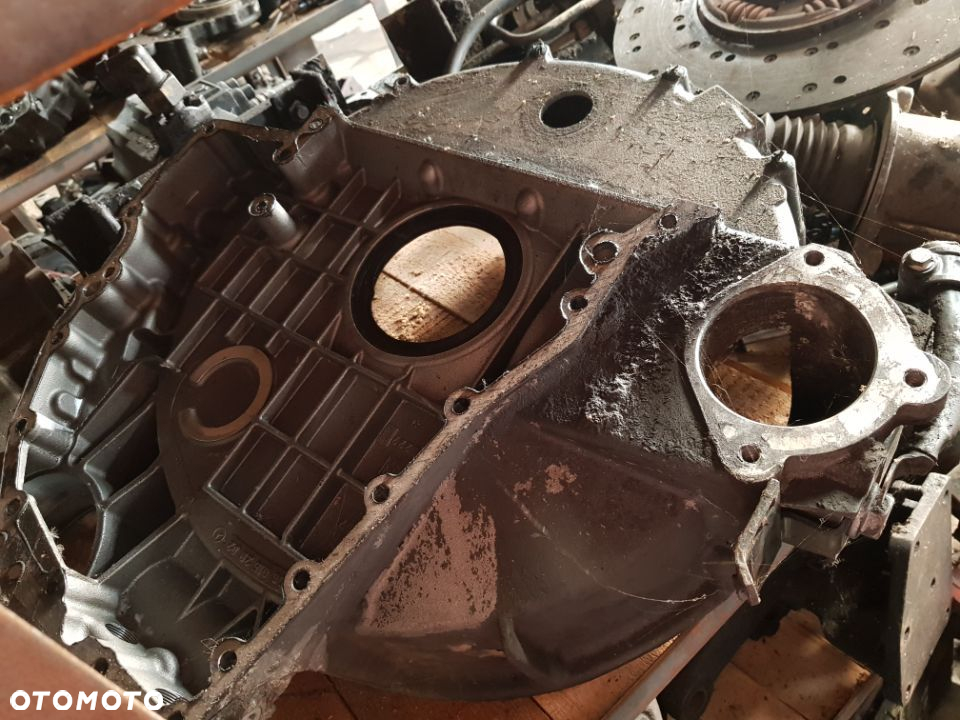 Obudowa sprzęgła Mercedes Axor OM926 LA A9060152902 - 4
