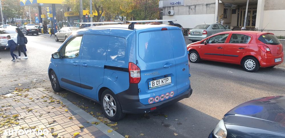 Ford Transit Courier - 4