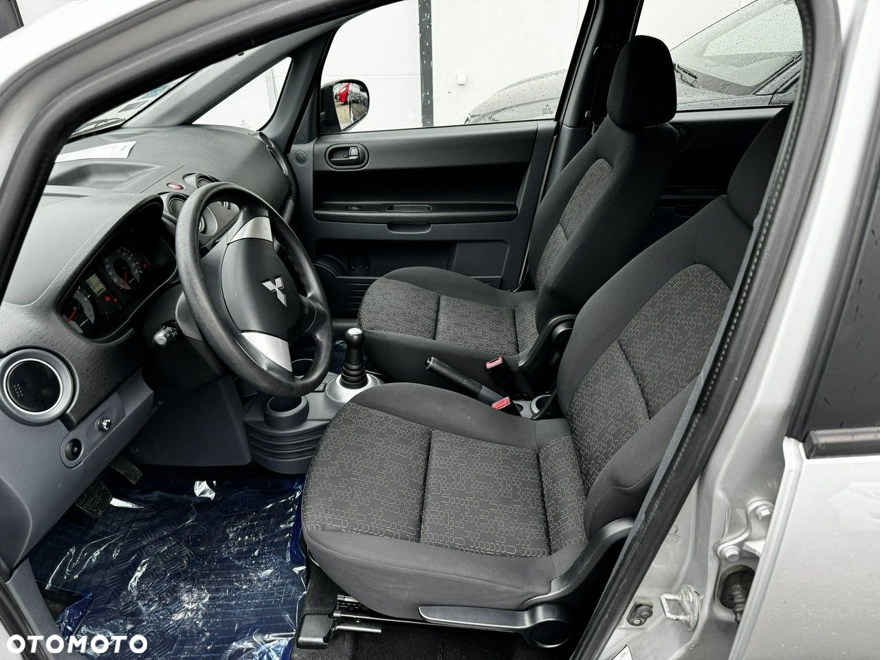 Mitsubishi Colt 1.3 Intense - 10