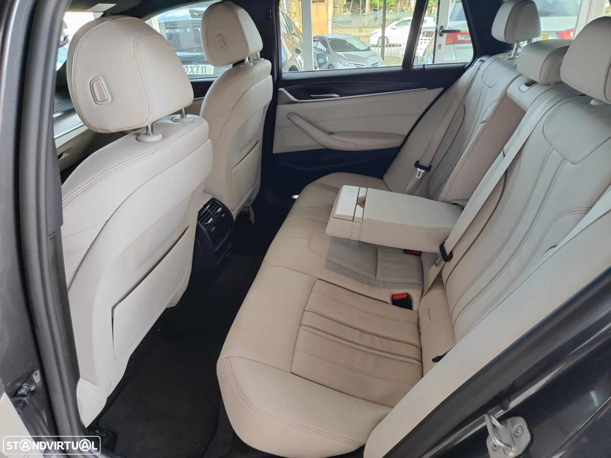 BMW 530 e Pack Desportivo M - 13