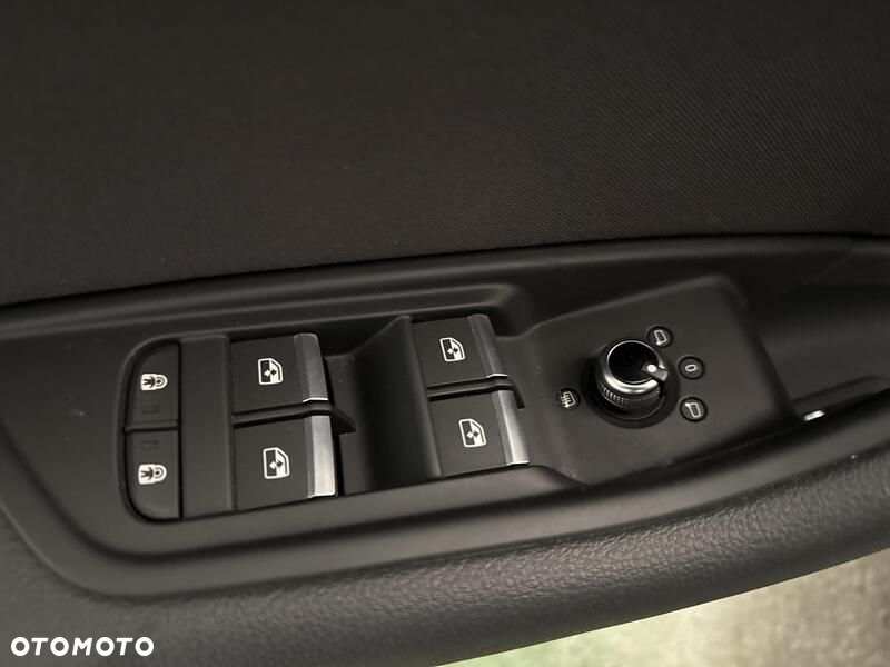 Audi A4 40 TDI S tronic - 12