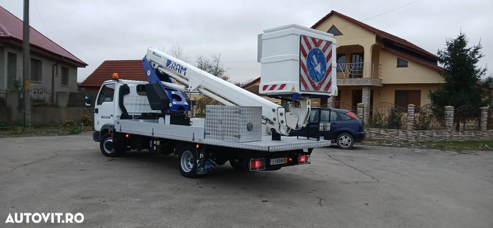 Nissan E120 Autospeciala cu Nacela PRB - 4