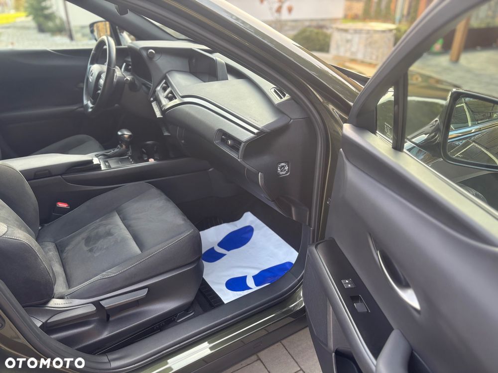 Lexus UX 250h Prestige 2WD - 6