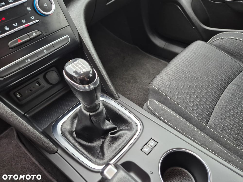 Renault Megane ENERGY TCe 100 EXPERIENCE - 38