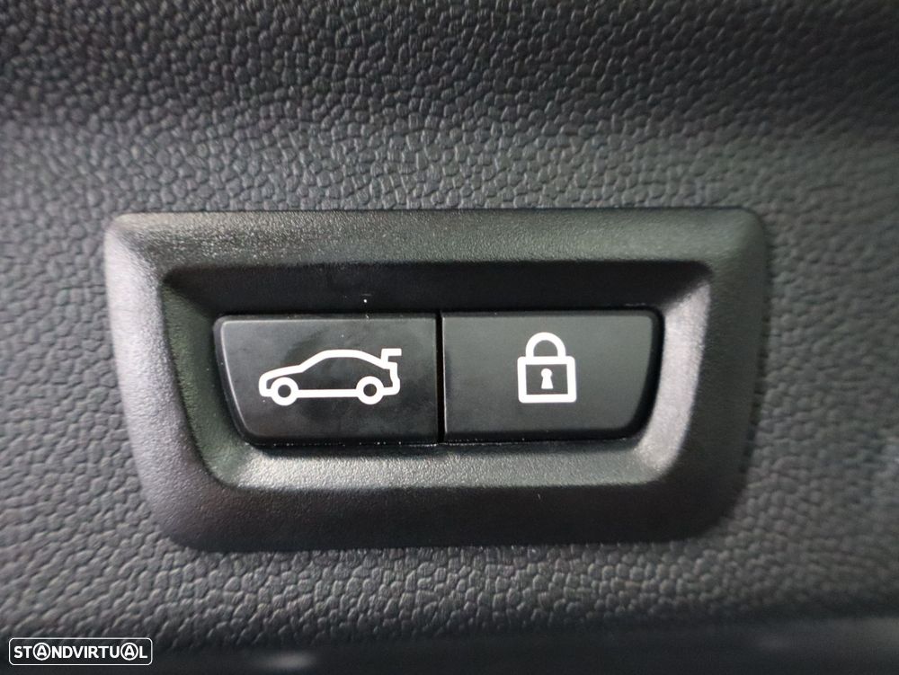 MINI Countryman Cooper SE ALL4 Auto - 23