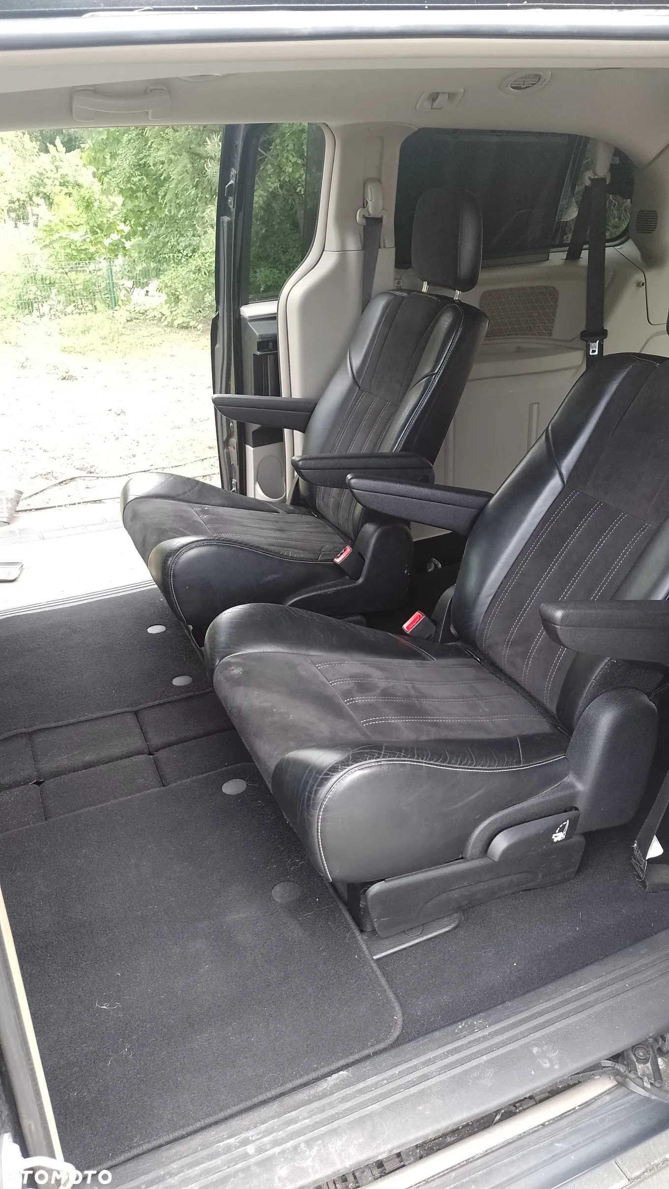 Lancia Voyager 3.6 Platinum - 23
