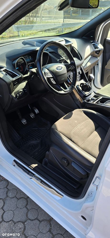 Ford Kuga 2.0 TDCi 2x4 ST-Line - 18