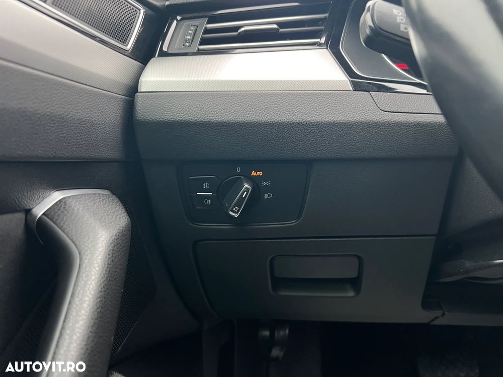 Volkswagen Passat 2.0 TDI DSG Comfortline - 19