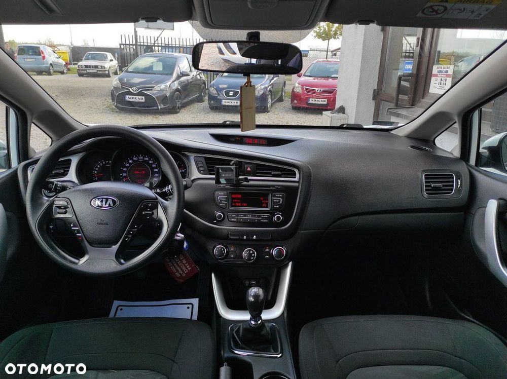 Kia Ceed - 11
