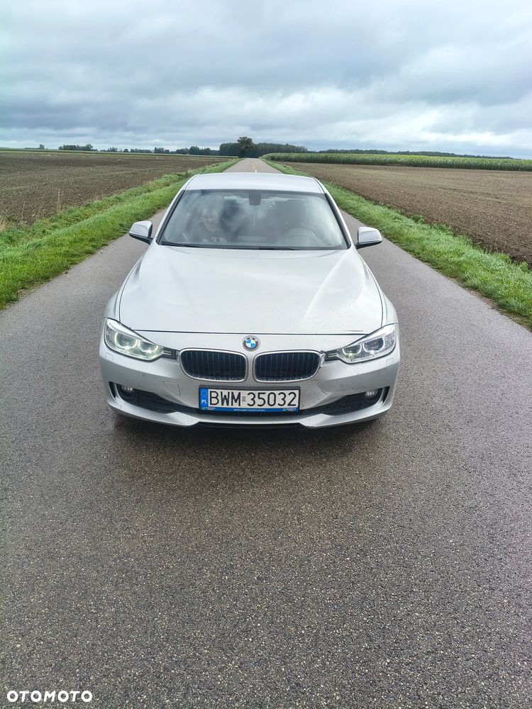 BMW Seria 3 320d xDrive - 4
