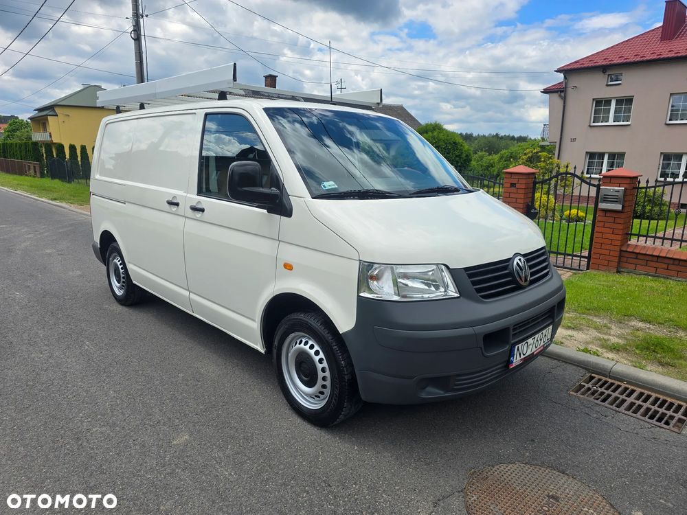 Volkswagen Transporter - 1