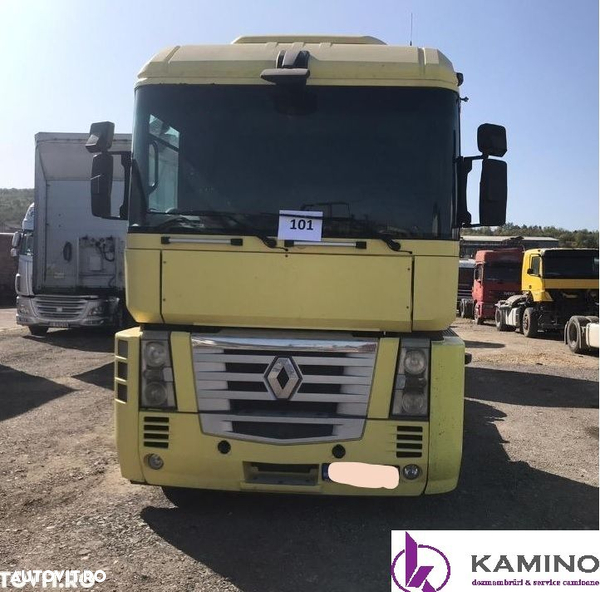 Dezmembrez Renault Magnum 460