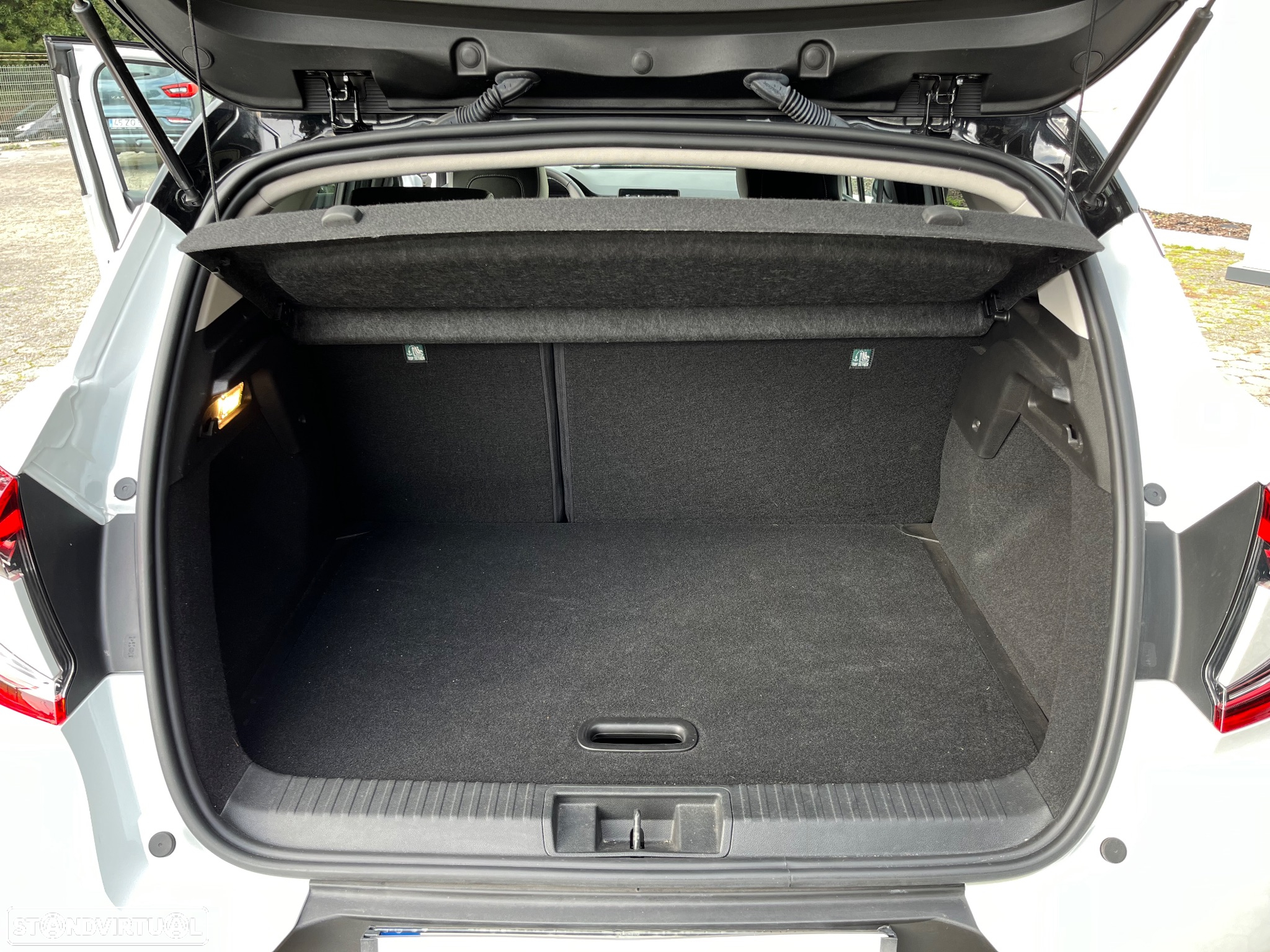 Renault Captur 1.0 TCe Techno Bi-Fuel - 10