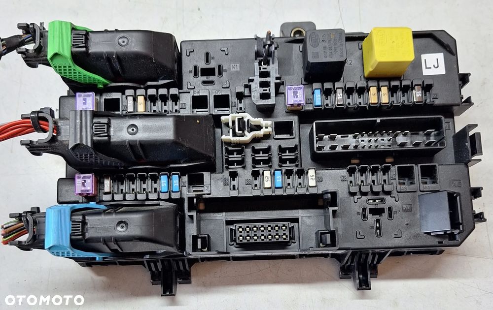 MODUŁ ,SKRZYNKA BEZPIECZNIKÓW 13268287 LJ - OPEL ZAFIRA B - 1